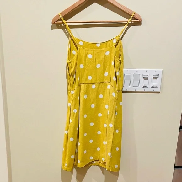 EUC Wilfred size 0 dress, it has adjustable straps, pockets and it is li… - Picture 10 of 10